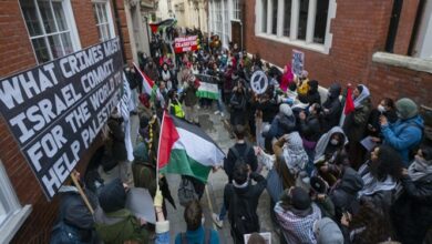 احتجاج البريطانيين على تواطؤ لندن في جرائم النظام الصهيوني
