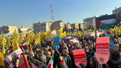 رويترز: نزل آلاف الإيرانيين إلى الشوارع احتجاجا على مقتل الأطفال والمدنيين في غزة