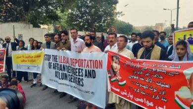 مظاهرات في باكستان ضد اعتقال وترحيل اللاجئين الأفغان