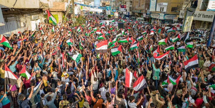 صرخة الشعب اليمني: “أمريكا أم الإرهاب”