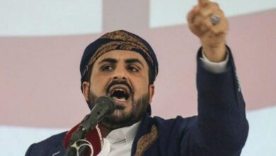 عبد السلام: موقف اليمن لم يتغير بعد الهجمات الأمريكية والسفن الإسرائيلية لا تزال تتعرض للهجوم