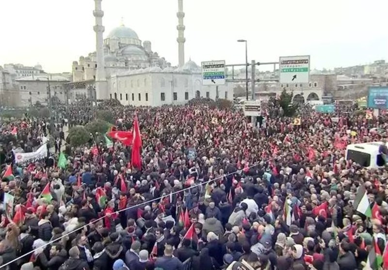 مسيرة للشعب التركي احتجاجا على مقتل الجنود في العراق ودعما لشعب غزة