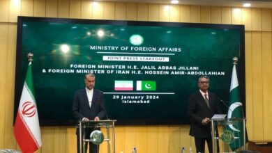 وزير خارجية باكستان: إيران وباكستان عازمان على تطوير العلاقات