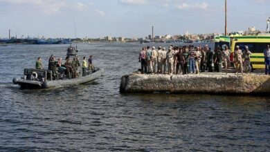 غرق مركب مليء بالعمال في نهر النيل