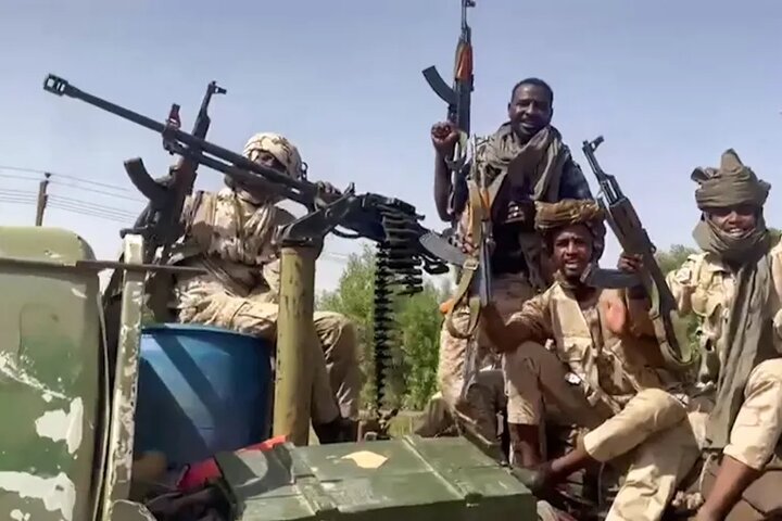 وأدى هجوم بطائرة بدون طيار ضد الميليشيات المساندة للجيش السوداني إلى مقتل 12 شخصا