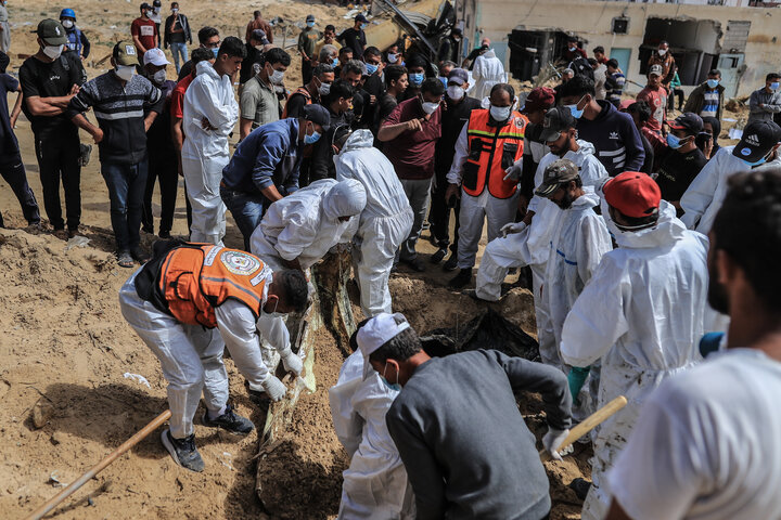 الأسلحة الصهيونية المحرمة تذيب أجساد شهداء غزة