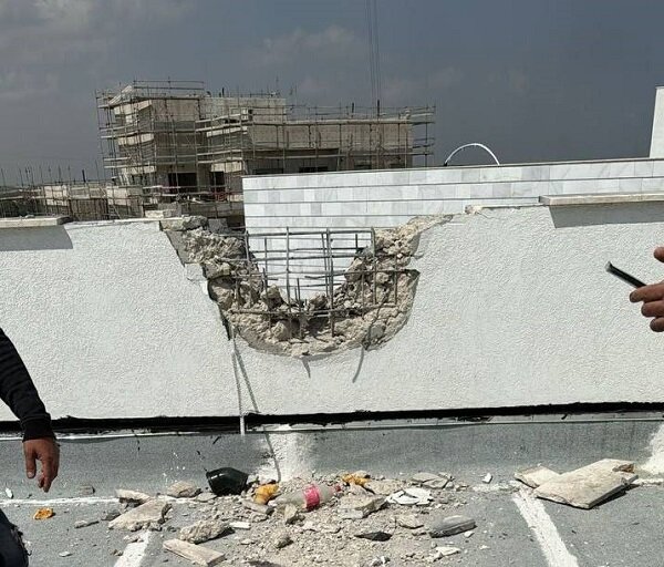 سقوط صاروخ للمقاومة على مبنى في سديروت/إصابة صهيونيين