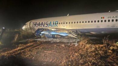 مغادرة طائرة بوينغ 737 وعلى متنها 78 راكباً من مدرج مطار السنغال