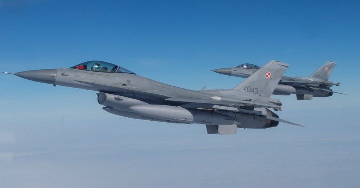 نحن نعتبر جميع طائرات F-16 التي تم التبرع بها لأوكرانيا تحمل أسلحة نووية