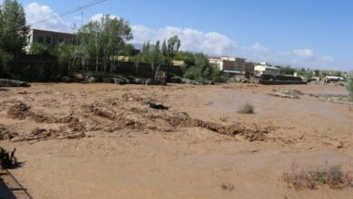 وأدى الفيضانات التي شهدتها غرب أفغانستان إلى مقتل نحو 70 شخصا