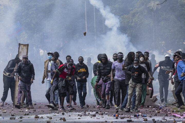 في زمن الفوضى / تقرير الجزيرة بالفيديو عن الاحتجاجات العنيفة في كينيا