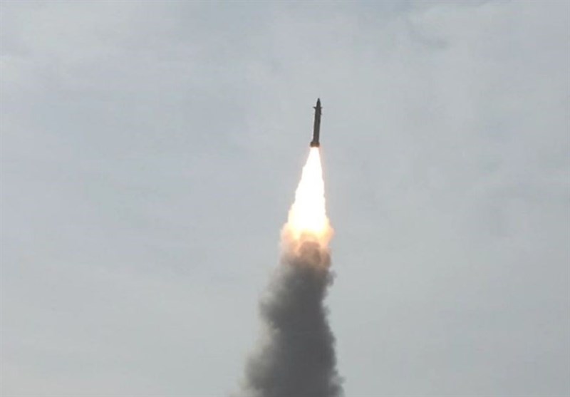 فيديو إطلاق صاروخ يمني تفوق سرعته سرعة الصوت باتجاه السفينة الإسرائيلية