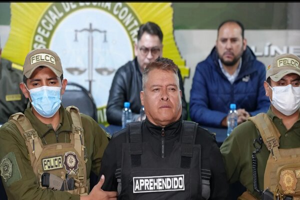 مشادة بين رئيس بوليفيا والجنرال المتمرد في الجيش، قبل فشل الانقلاب