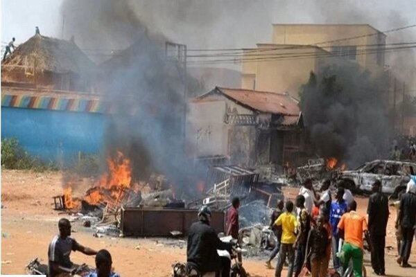 وأسفرت ثلاثة هجمات انتحارية في نيجيريا عن مقتل وإصابة أكثر من 48 شخصا