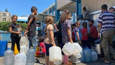 الأونروا: يقضي الأطفال في غزة 8 ساعات يوميا بحثا عن الماء والغذاء