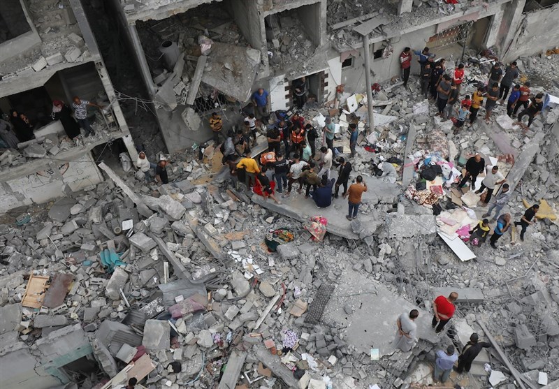 وبلغ عدد الشهداء في قطاع غزة 37 ألفاً و900 شهيد