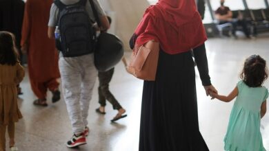 فائق: حل مشكلة اللاجئين الأفغان هو تشكيل حكومة شاملة