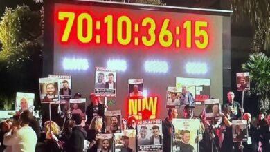 أهالي الأسرى الإسرائيليين: نتنياهو يعرقل اتفاق تبادل الأسرى