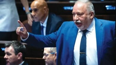 وزير حرب تل أبيب السابق: فلتستمر الهجمات على اليمن