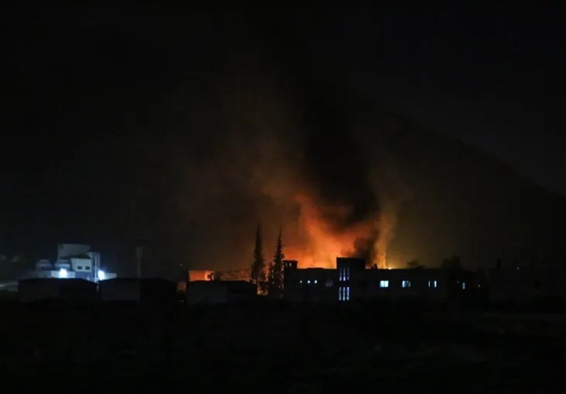 وسائل إعلام عبرية: إسرائيل تسعى إلى تدمير الجيش السوري بشكل كامل
