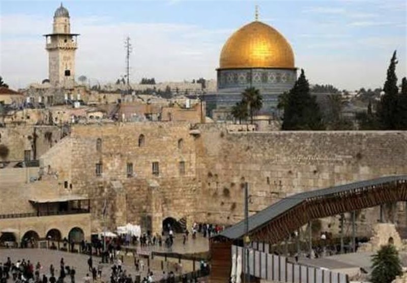وطالبت حماس بتواجد فلسطيني كبير في المسجد الأقصى