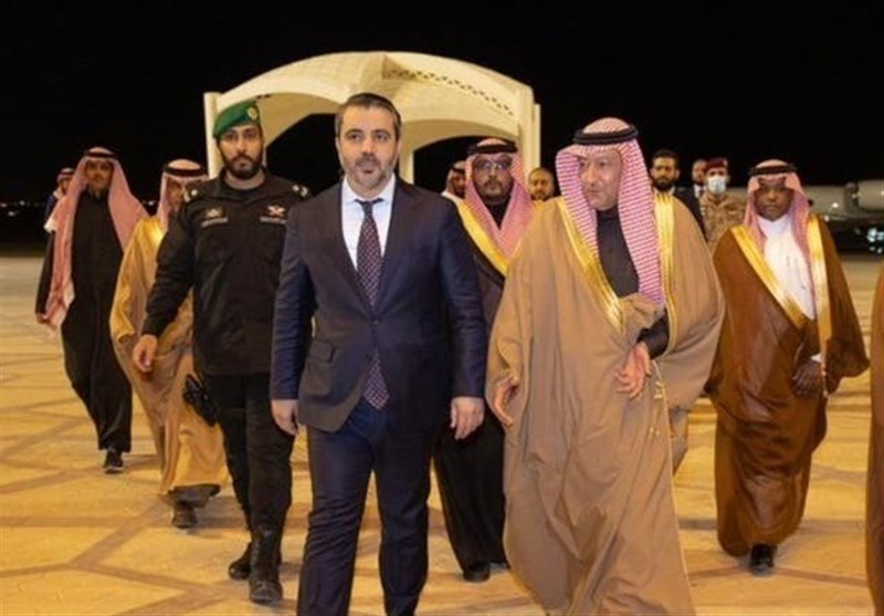 وصل وزير الخارجية والدفاع في الحكومة السورية المؤقتة إلى المملكة العربية السعودية