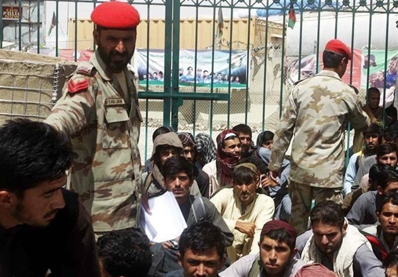 انتقادات طالبان للشرطة الباكستانية مع طالبي اللجوء