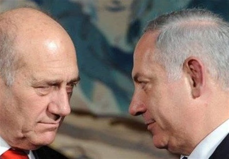 هجوم Iyud Olmert الحاد على نتنياهو: علينا إخراجه