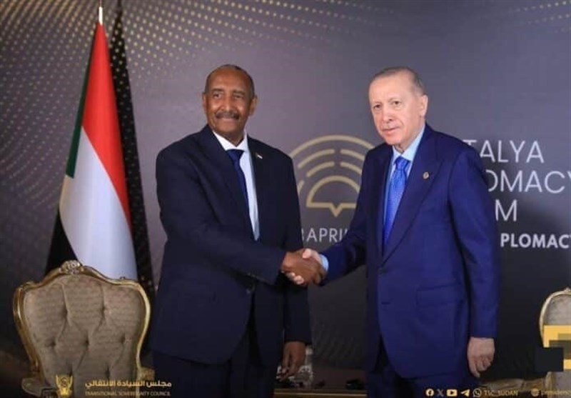 المفاوضات العامة بورهان مع أردوغان في أنطاليا