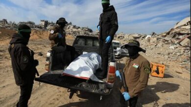 المقاومة الفلسطينية تسلم جثة أسير صهيوني في غزة /فلسطين , غزة , المقاومة الفلسطينية , أسرى , النظام الصهيوني