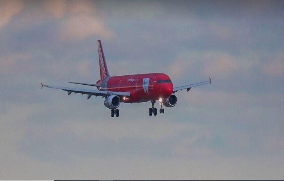 نجاة 425 راكباً بعد هبوط اضطراري لطائرة بوينغ 777 في روسيا إثر حريق في المحرك /روسيا , طائرة بوينغ 777 , هبوط اضطراري , حريق في المحرك , مطار دوموديدوفو